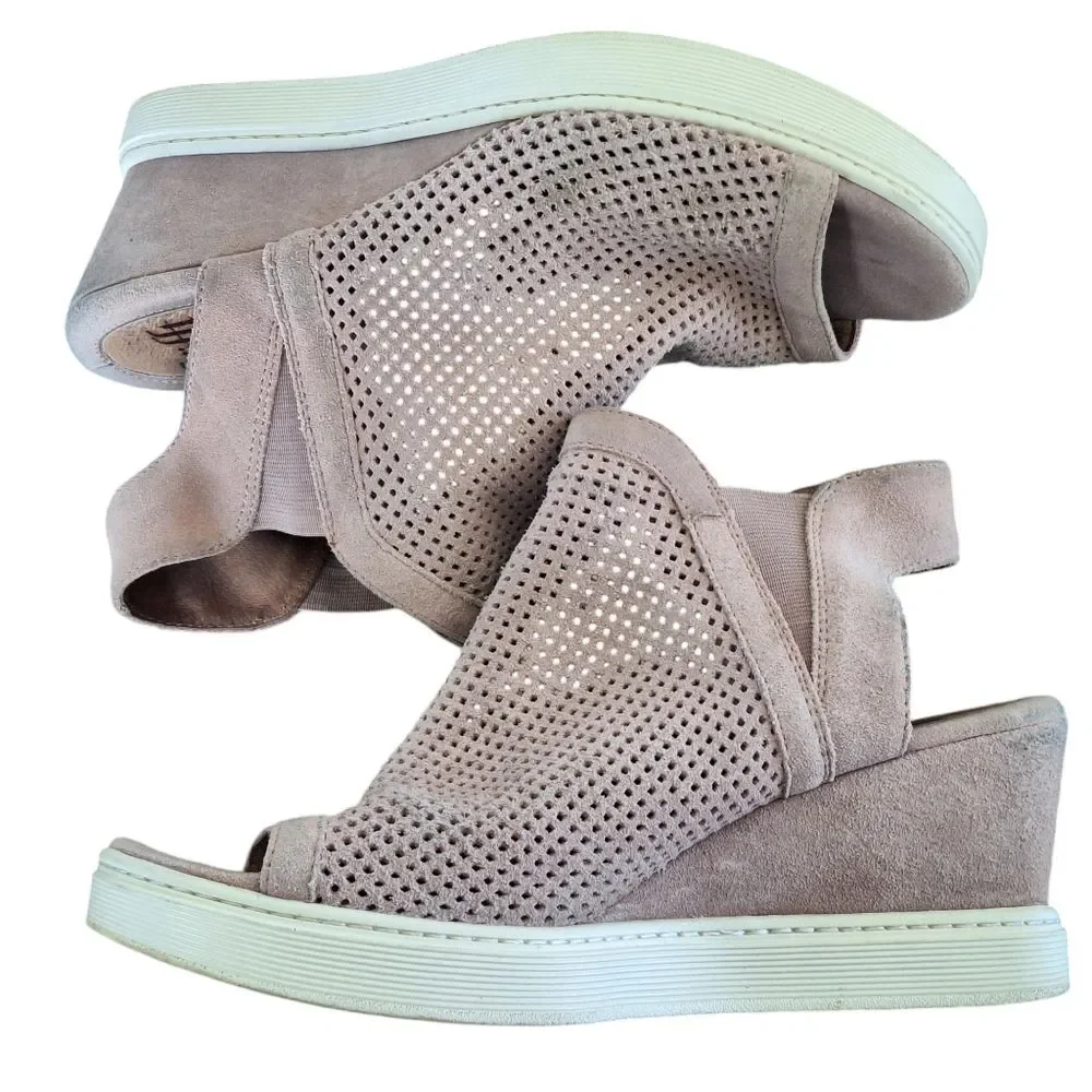Sofft suede peep